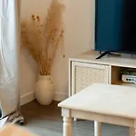 Le Nicole Un En Duplex Avec Balcon Et Place De Parking Διαμέρισμα