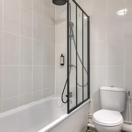 Le Nicole Un En Duplex Avec Balcon Et Place De Parking 아파트