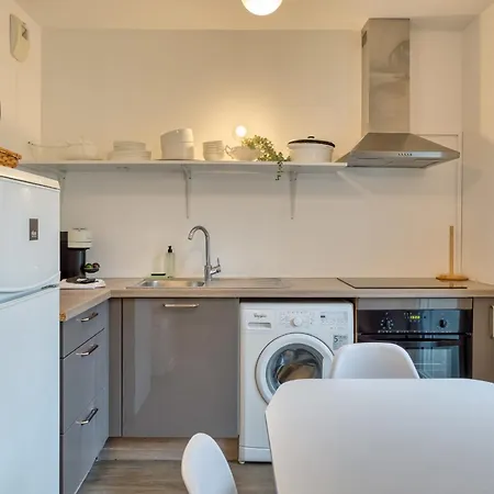 Le Nicole Un En Duplex Avec Balcon Et Place De Parking Ρουέν