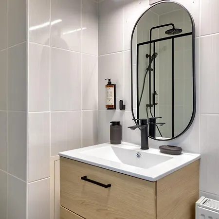 Le Nicole Un En Duplex Avec Balcon Et Place De Parking Apartment